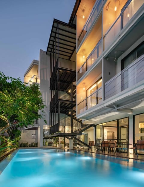 Property building, Swimming pool