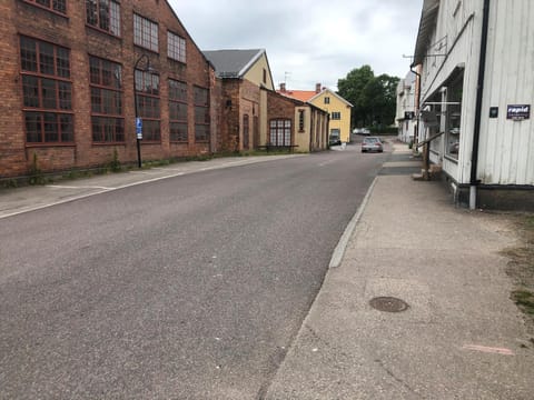 Neighbourhood, Street view