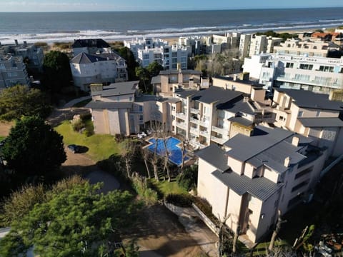 Property building, Bird's eye view, Location