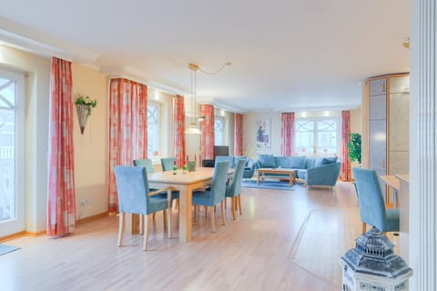 Villa Seeadler, Penthouse Apartment in Binz