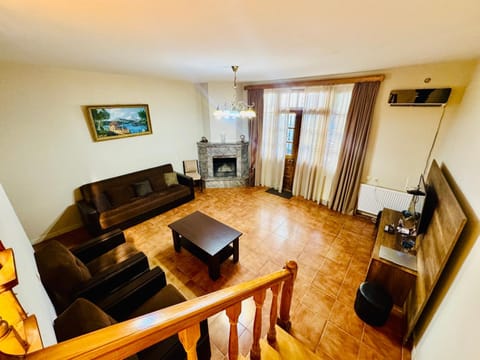 TV and multimedia, Living room, Seating area, fireplace