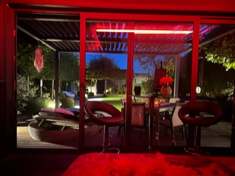 La chambre du puits avec 2 jacuzzis , sauna et Hammam privatif Bed and Breakfast in Hauts-de-France