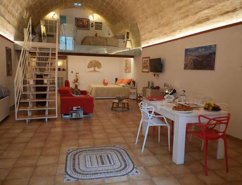 Communal lounge/ TV room, Living room, Seating area, Dining area