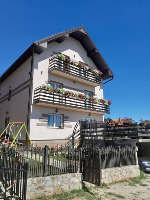 Guesthouse Tomasevic Bed and Breakfast in Zlatibor District, Serbia