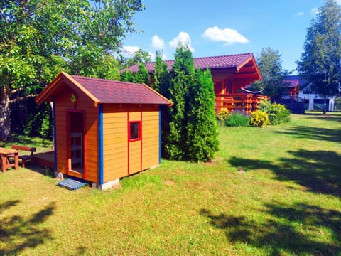 Property building, Spring, Natural landscape, Garden, Garden view