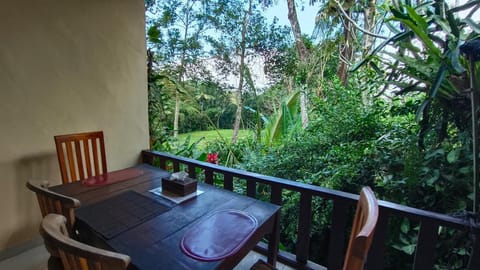 Day, Natural landscape, View (from property/room), Balcony/Terrace, Dining area, Garden view