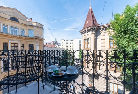 Nearby landmark, Neighbourhood, Balcony/Terrace, City view, Street view