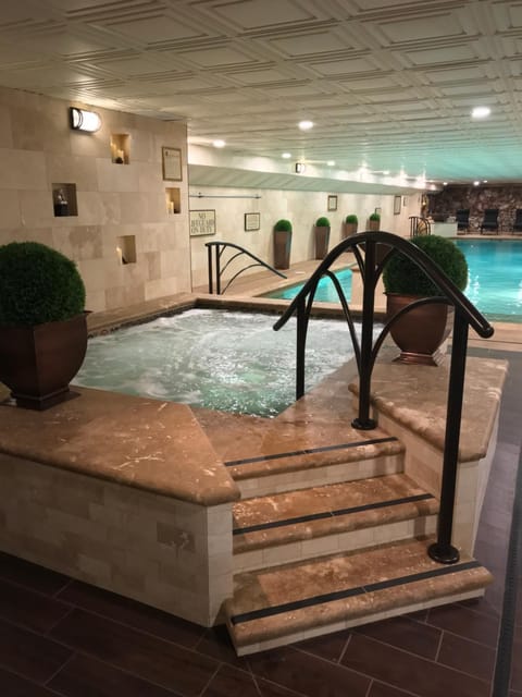 Hot Tub, Swimming pool