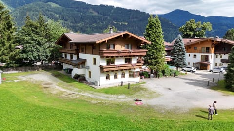 Pension Alpenrose Bed and Breakfast in Zell am See