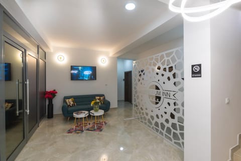 Communal lounge/ TV room, TV and multimedia, Seating area