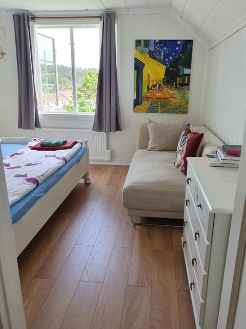 Bed, Photo of the whole room, Mountain view