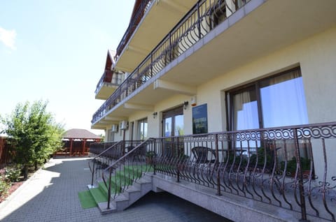 Property building, Internal: Not applicable to any particular room