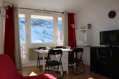 Dining area, Mountain view