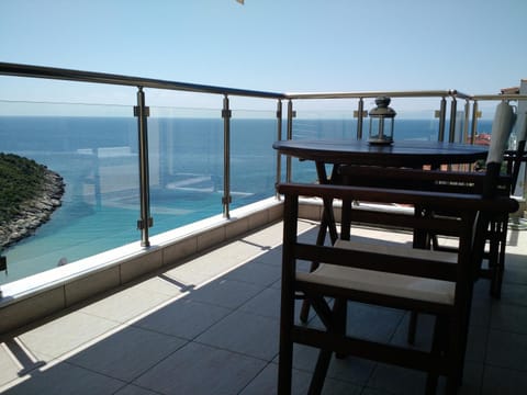 View (from property/room), Balcony/Terrace, Sea view