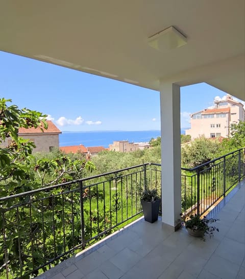 House Silva Apartment in Podstrana