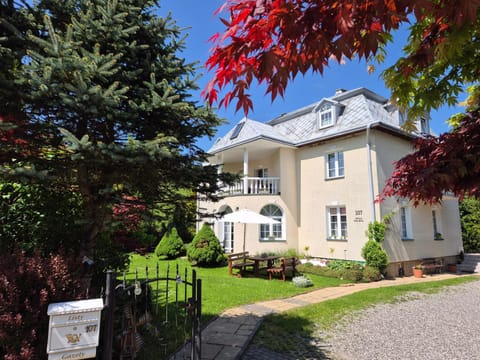 Property building, Day