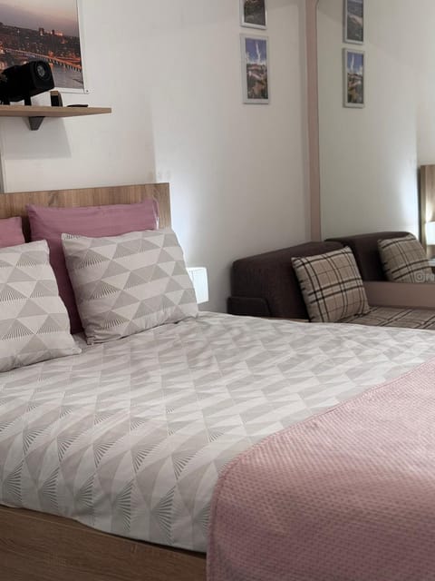 Post apartmani A-1 Bed and Breakfast in Novi Sad