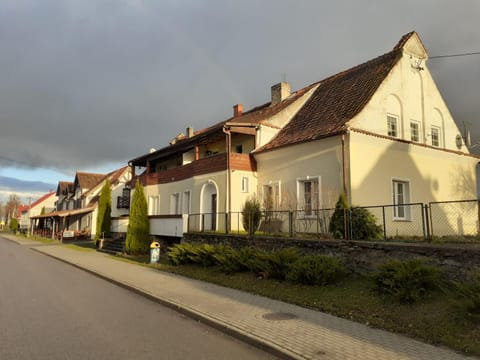 Property building, Facade/entrance, Neighbourhood