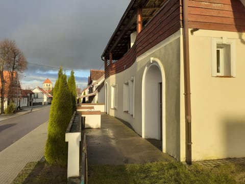 Property building, Facade/entrance