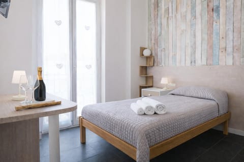 Bed, View (from property/room), Decorative detail, Bedroom, towels