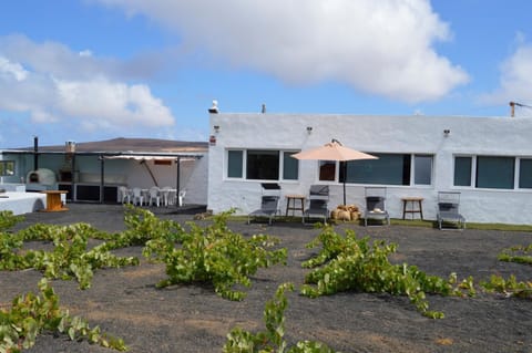 Property building, Garden, Balcony/Terrace, Area and facilities