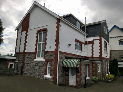 Everglades Hotel Bed and Breakfast in Torquay