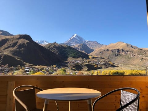 Balcony/Terrace, Mountain view