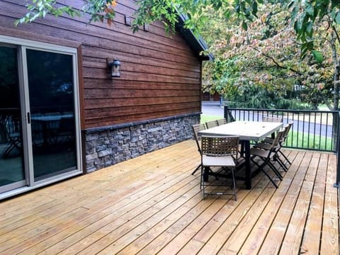 Sojourner's Lodge & Log Cabin Suites Cabin in Ohio