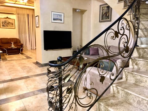 TV and multimedia, Living room, Seating area