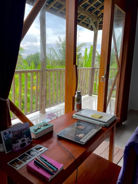 Friend House SURFCAMP Bed and Breakfast in Bali