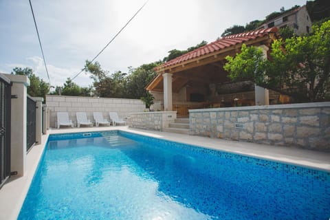 Swimming pool, Swimming pool