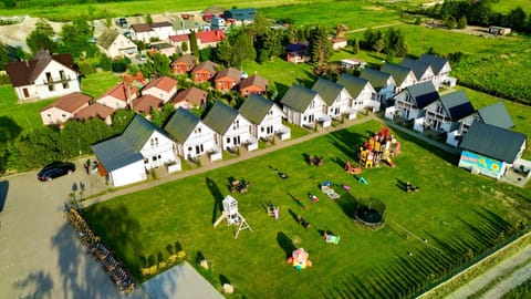 Property building, Day, Natural landscape, Bird's eye view, Garden, Location