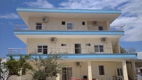 Dhoma Plazhi Nefeli Apartment in Vlorë