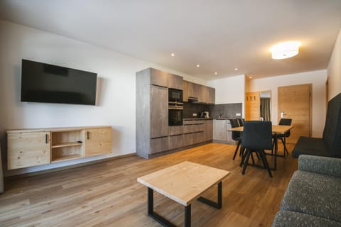 Kitchen or kitchenette, Living room, Seating area
