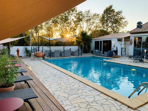 Swimming pool