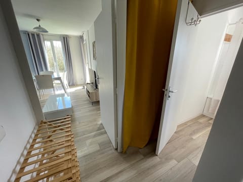 Appartement T2 cabine dans résidence avec piscine proche Honfleur - Deauville - Pont L'evêque Cabin in Normandy