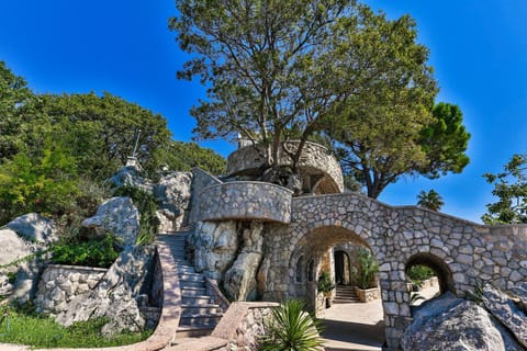 Property building, Garden, Balcony/Terrace, Beach, Garden view, Sea view