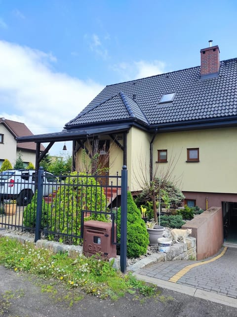 Property building, Garden, Street view, Parking