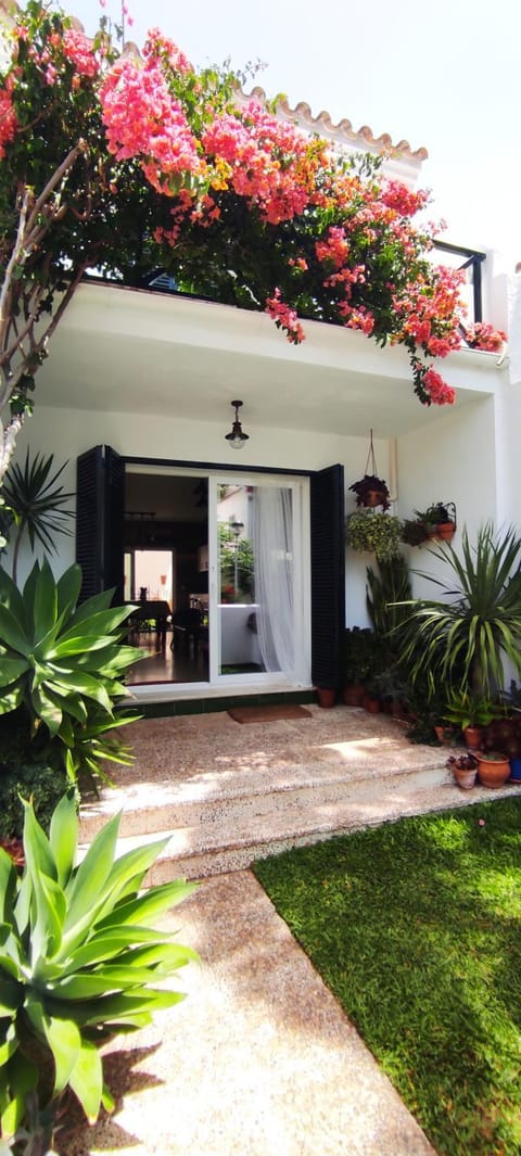 Lobby or reception, Garden view