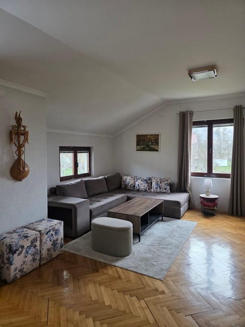 Visitor Yard Bed and Breakfast in Montenegro