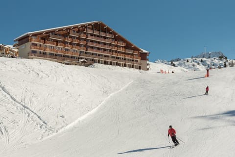 Property building, Winter, Skiing