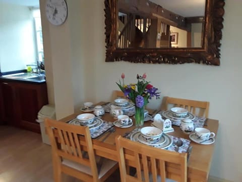 THE RETREAT Apartment in Wales