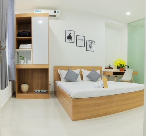 Bed, Photo of the whole room, Decorative detail, Bedroom