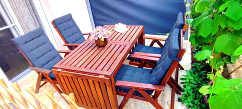 Garden, Dining area, Garden view