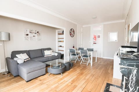 TV and multimedia, Living room, Dining area