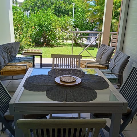 Patio, Dining area, Garden view