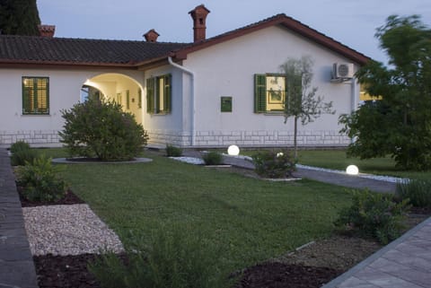 Property building, Garden, Garden view
