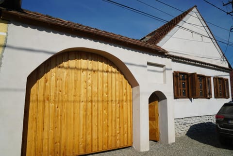 Property building, Facade/entrance