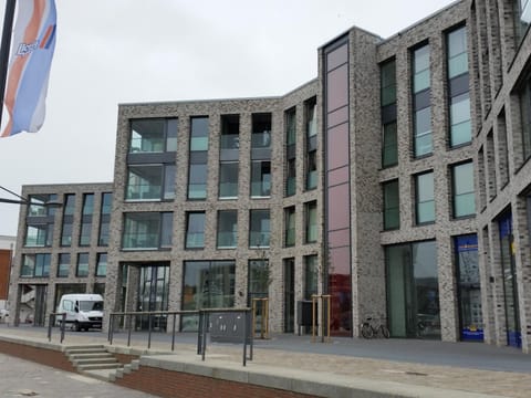 Property building, Facade/entrance