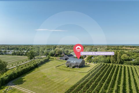 Welcome in - Vakantiehuis 6 en 12 personen, Vroondijk in Vrouwenpolder House in Vrouwenpolder